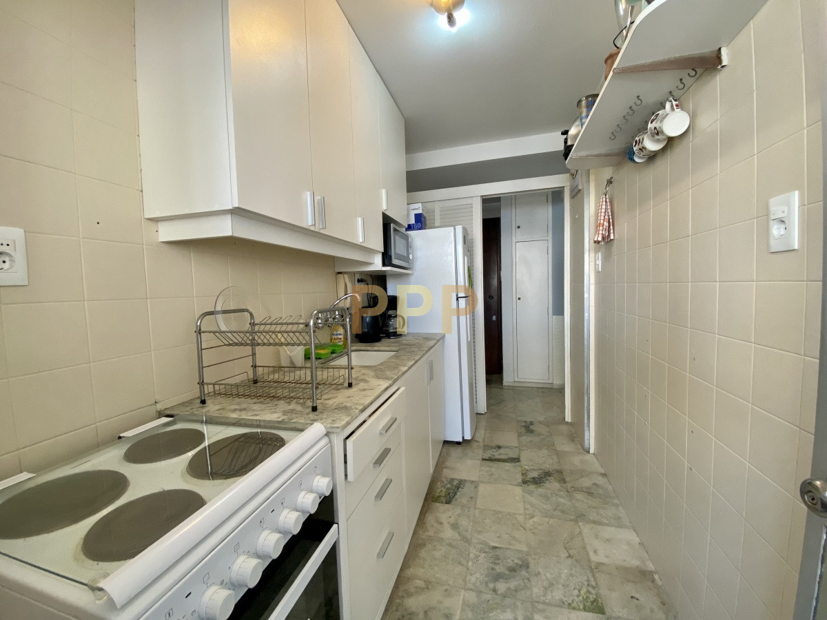 Apartamento ID.775 - Alquilo apartamento 2 dormitorios con parrillero propio en Península, Punta del Este