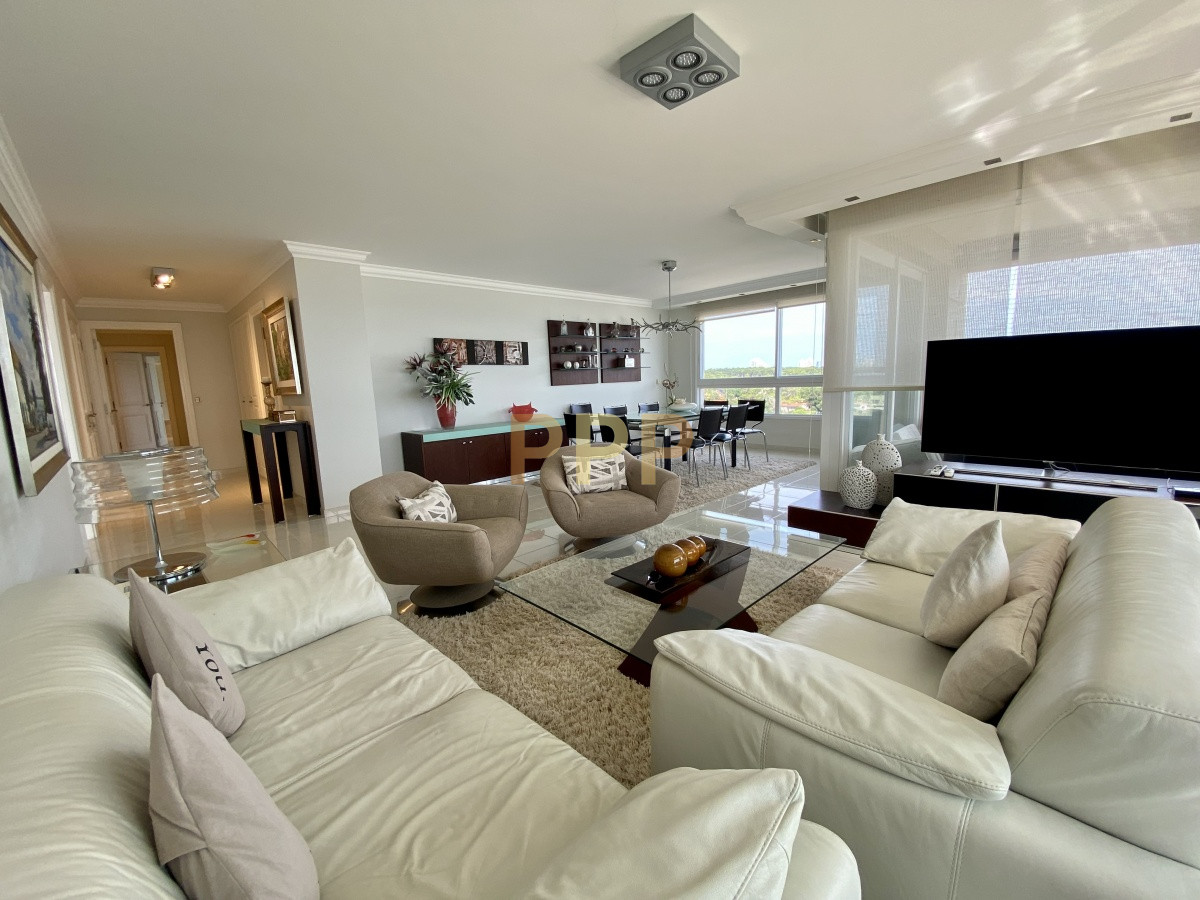 Apartamento ID.3468 - Piso alto en torre de categoría con todos y excelentes servicios.