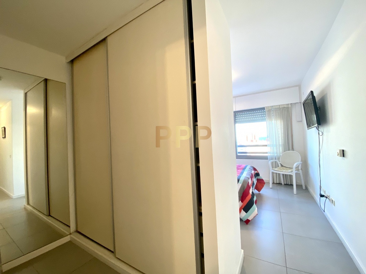 Apartamento ID.41 -  Muy lindo apartamento en piso alto , torre con todos y muy buenos servicios.