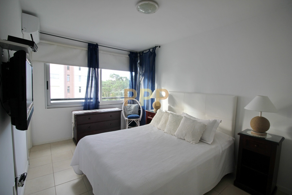 Apartamento ID.600 - En venta... Apartamento 3 dormitorios en Av. Roosevelt, Punta del Este