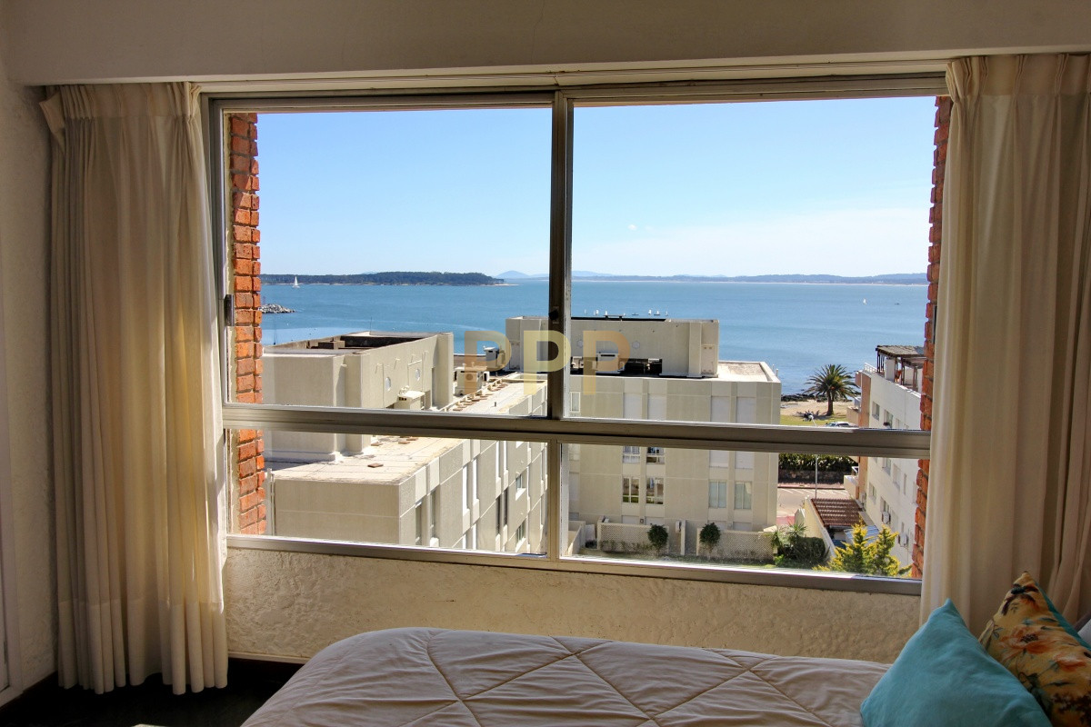Apartamento ID.1084 - Apartamento amplio, luminoso con excelentes vistas al mar , y Puerto de Punta del Este