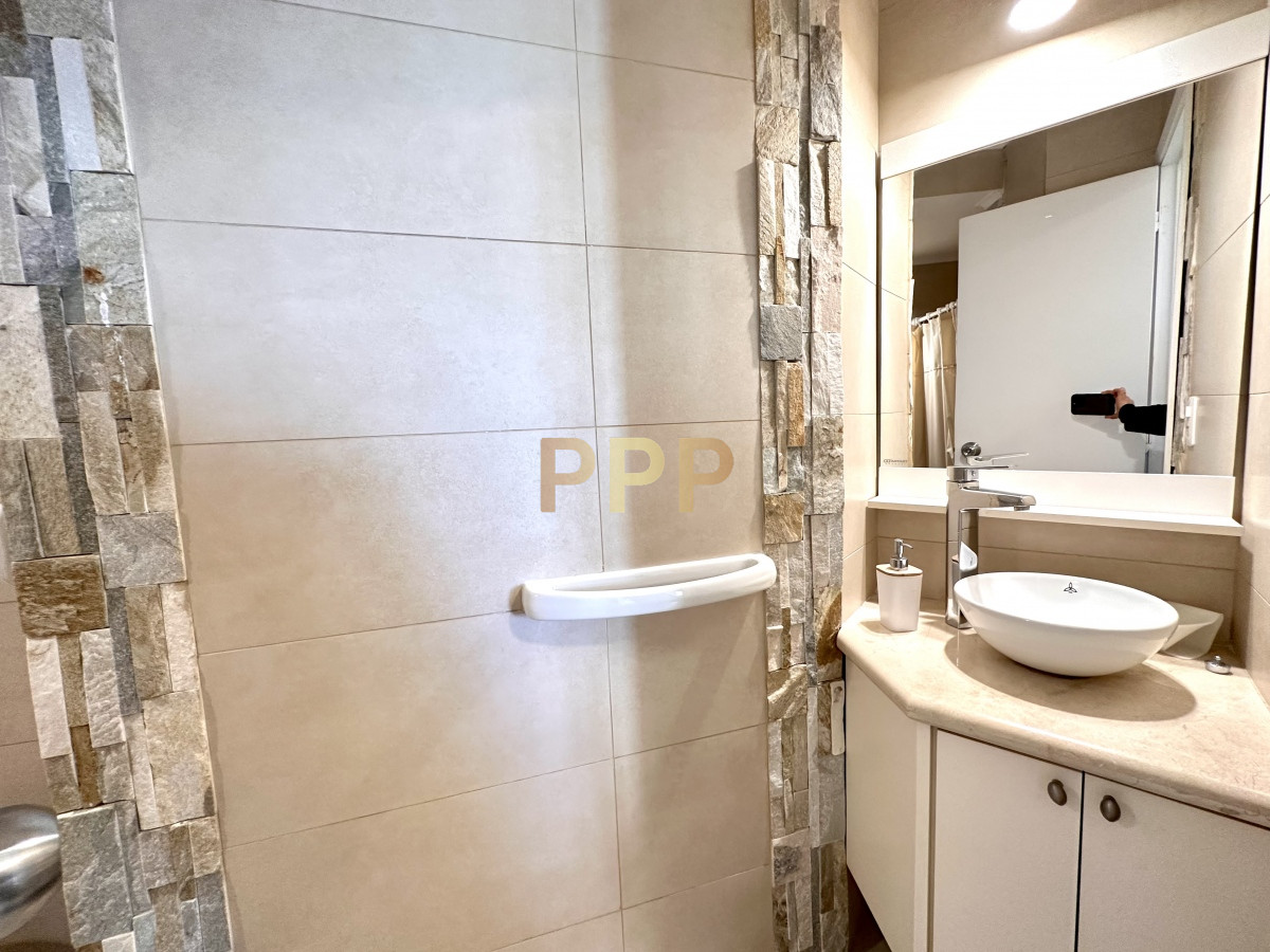 Apartamento ID.3943 - En venta y alquiler, primera línea, totalmente reciclado!!!