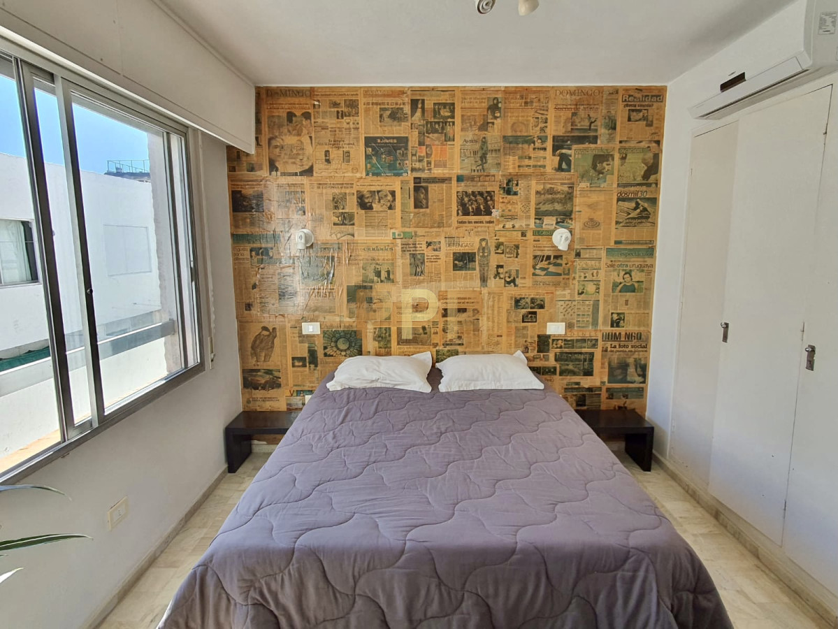 Apartamento ID.129 - En venta, mono ambiente, con gran terraza con parrillero propio, en PenÃ­nsula.
