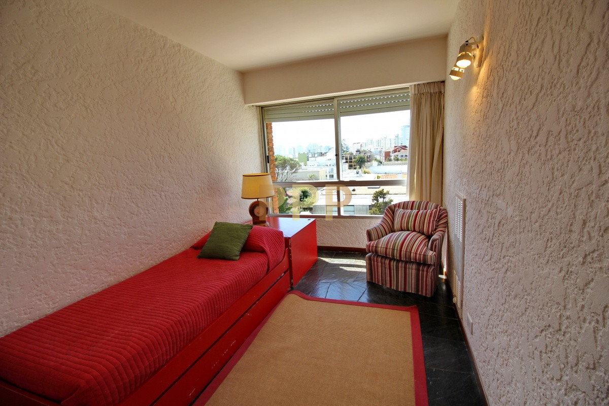 Apartamento ID.1084 - Apartamento amplio, luminoso con excelentes vistas al mar , y Puerto de Punta del Este