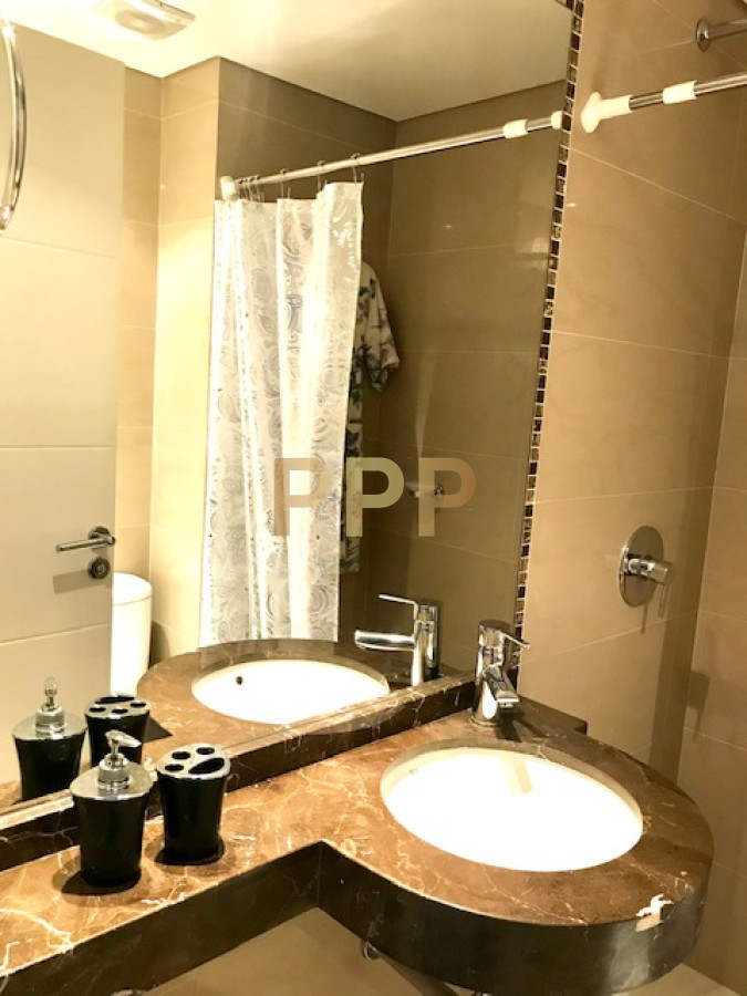 Apartamento ID.209 - Apartamento en Alquiler a una cuadra del mar (Playa Mansa)  en torre nueva, con todos y excelentes servicios .