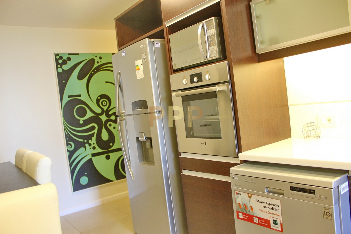 Apartamento ID.2338 - Apartamento de 3 dormitorios, primera linea frente al mar, en alquiler y venta, Punta del Este