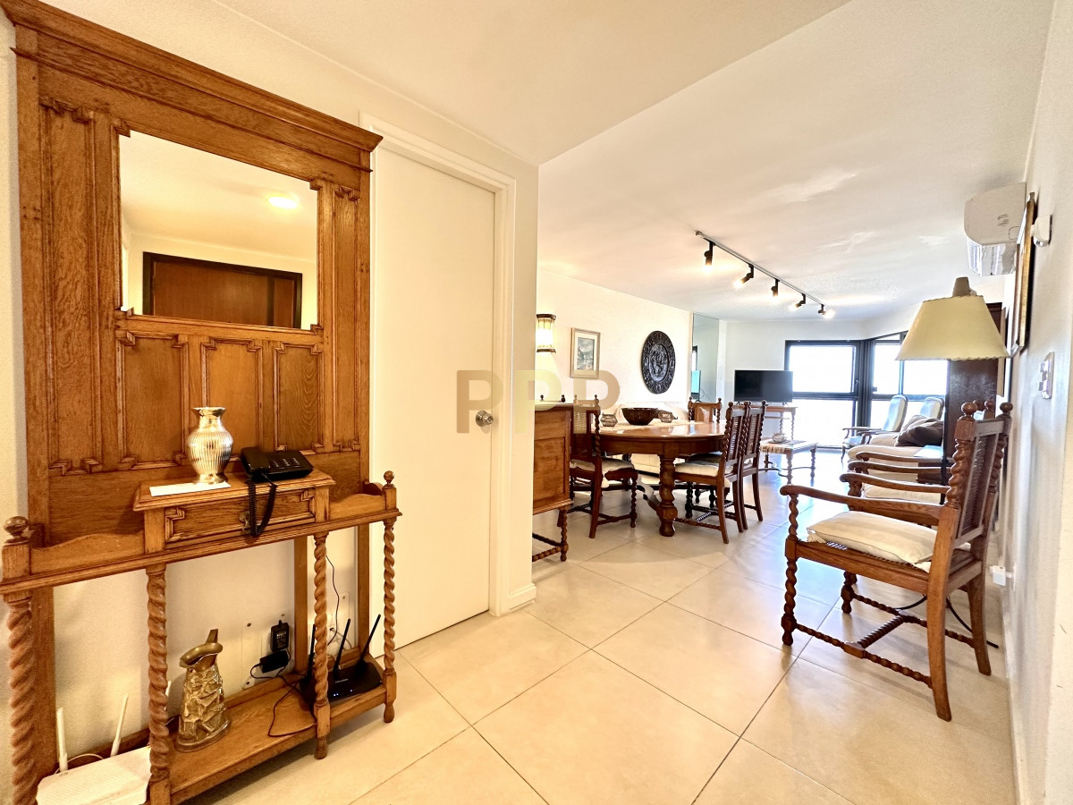 Apartamento ID.3943 - En venta y alquiler, primera línea, totalmente reciclado!!!
