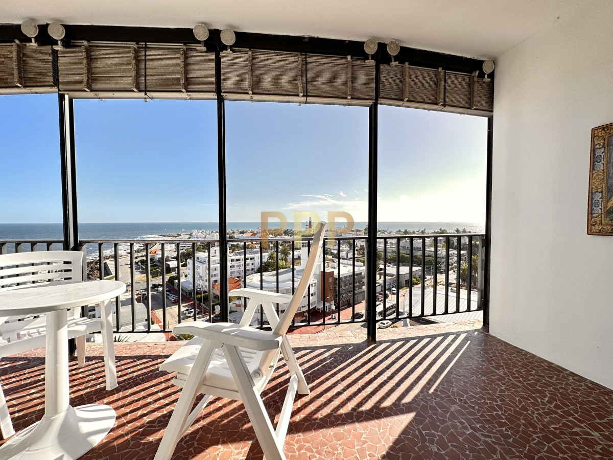 Apartamento ID.88 - Piso alto en venta, con inmejorable vistas al mar y puerto de Punta del Este