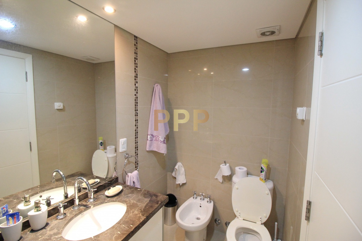 Apartamento ID.1057 - Apartamento con servicios en venta  en Punta del Este, zona Conrad.