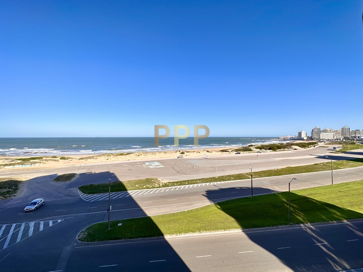 Apartamento ID.3943 - En venta y alquiler, primera línea, totalmente reciclado!!!