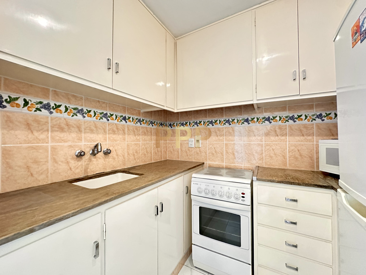 Apartamento ID.4199 - En Venta, a 100 metros del mar, Península Punta del Este