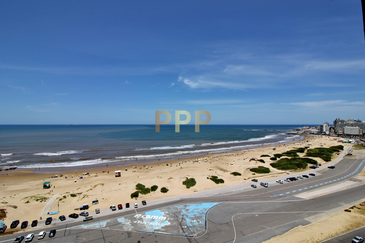 Apartamento ID.2712 - En alquiler, piso alto , primera línea sobre la brava!!!