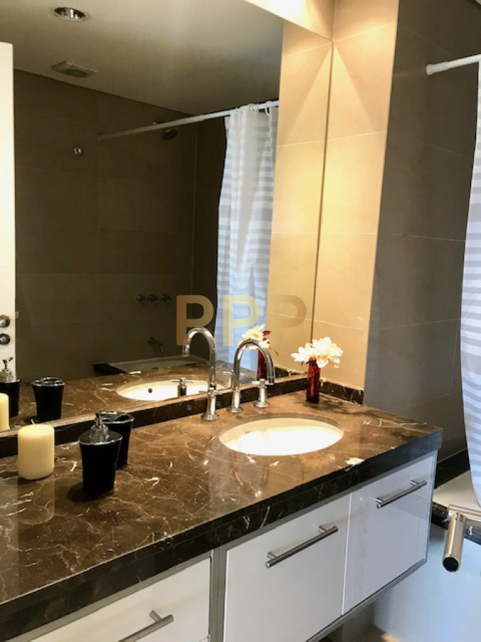 Apartamento ID.209 - Apartamento en Alquiler a una cuadra del mar (Playa Mansa)  en torre nueva, con todos y excelentes servicios .