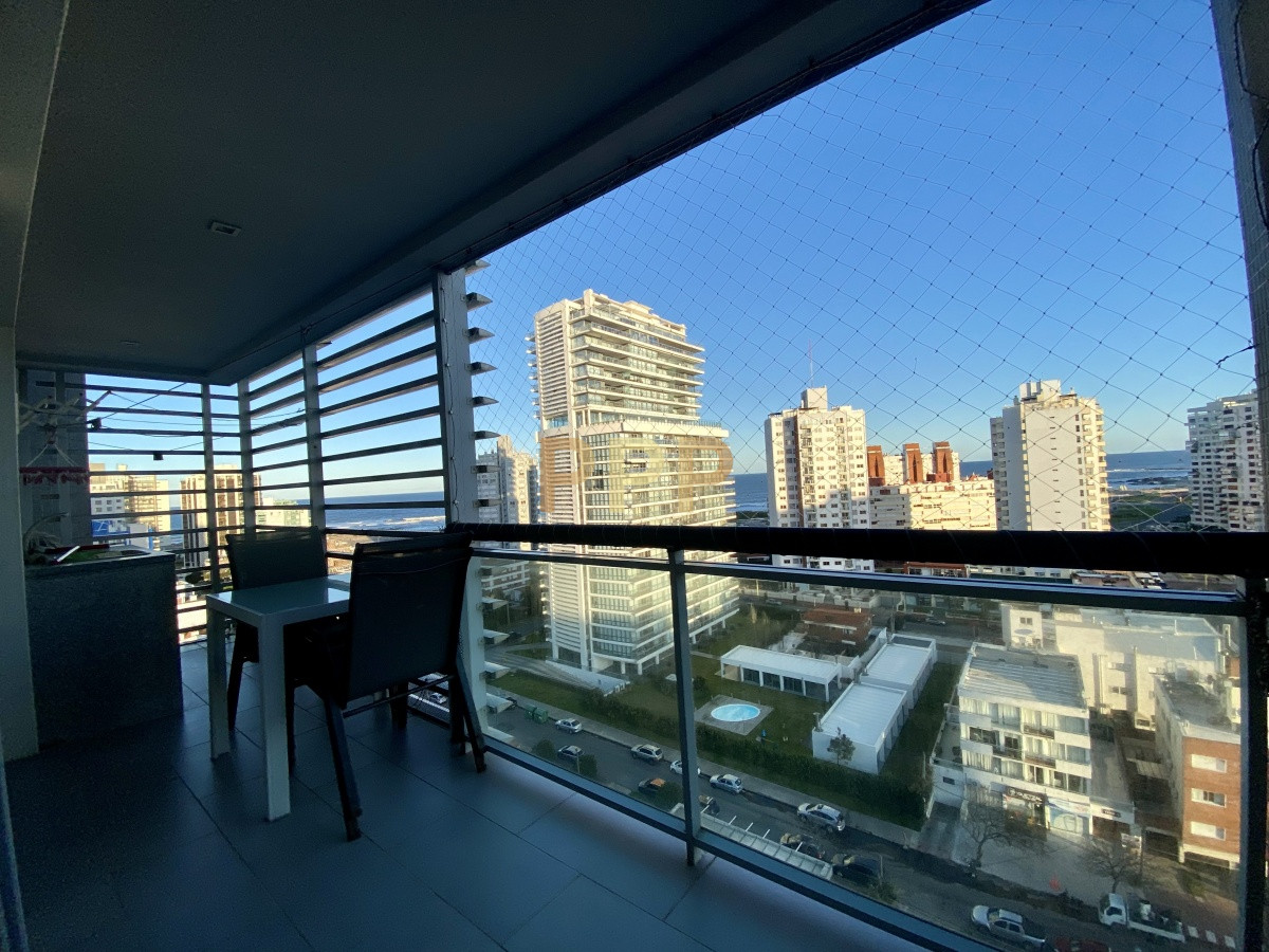 Apartamento ID.41 -  Muy lindo apartamento en piso alto , torre con todos y muy buenos servicios.