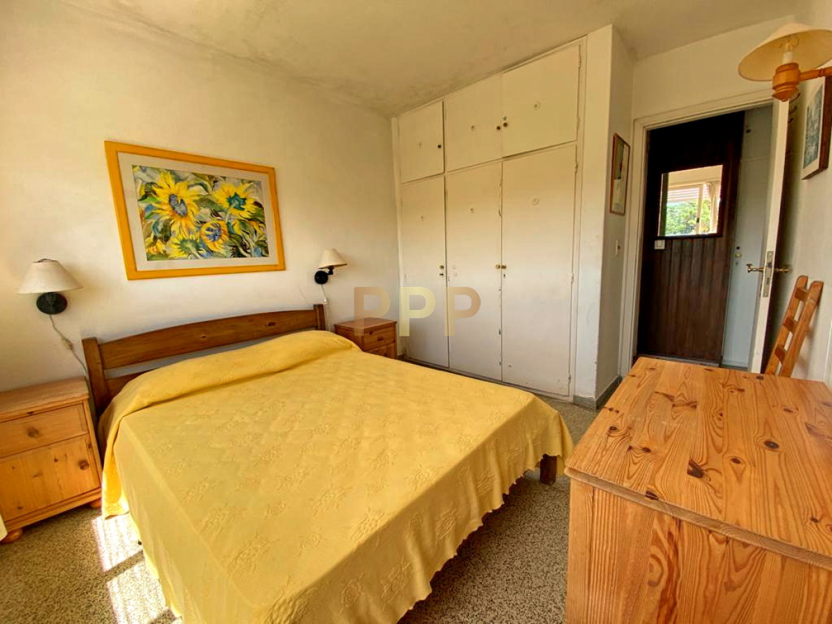 Apartamento ID.657 - Primera lÃ­nea frente al mar ( Mansa) Apartamento en Mansa, 2 dormitorios *