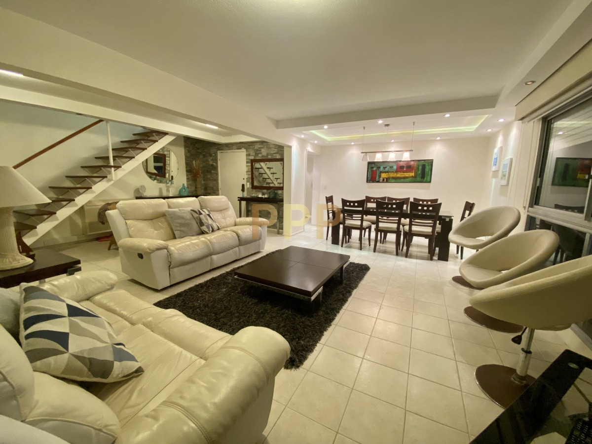 Apartamento ID.3719 - En venta y alquiler, a pasitos del Puerto de Punta del Este