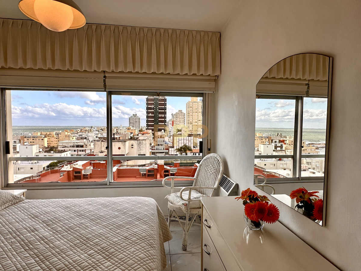 Apartamento ID.4199 - En Venta, a 100 metros del mar, Península Punta del Este