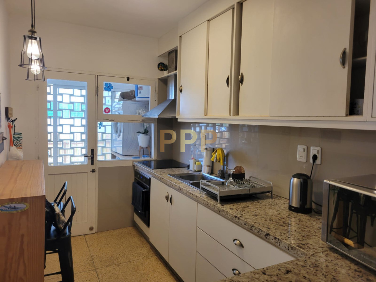 Apartamento ID.1405 - En alquiler con vista al mar, totalmente reciclado