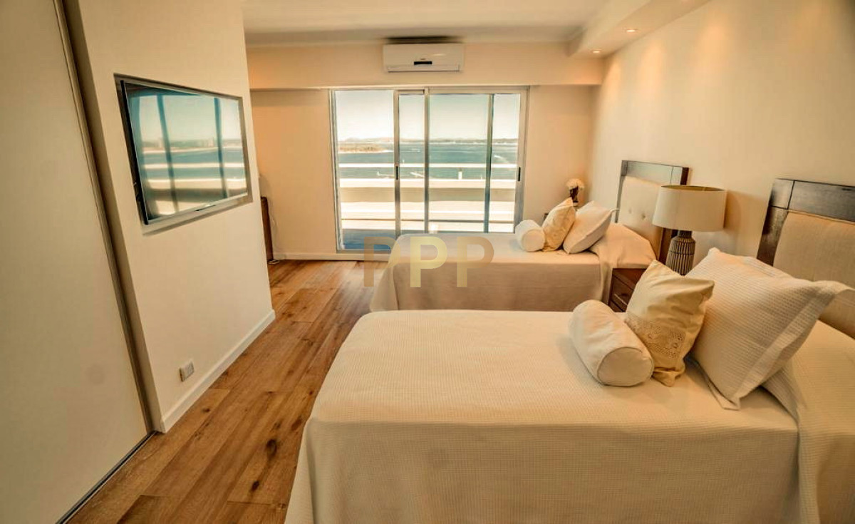 Apartamento ID.670 - Espectacular piso alto con vista franca al puerto de Punta del Este