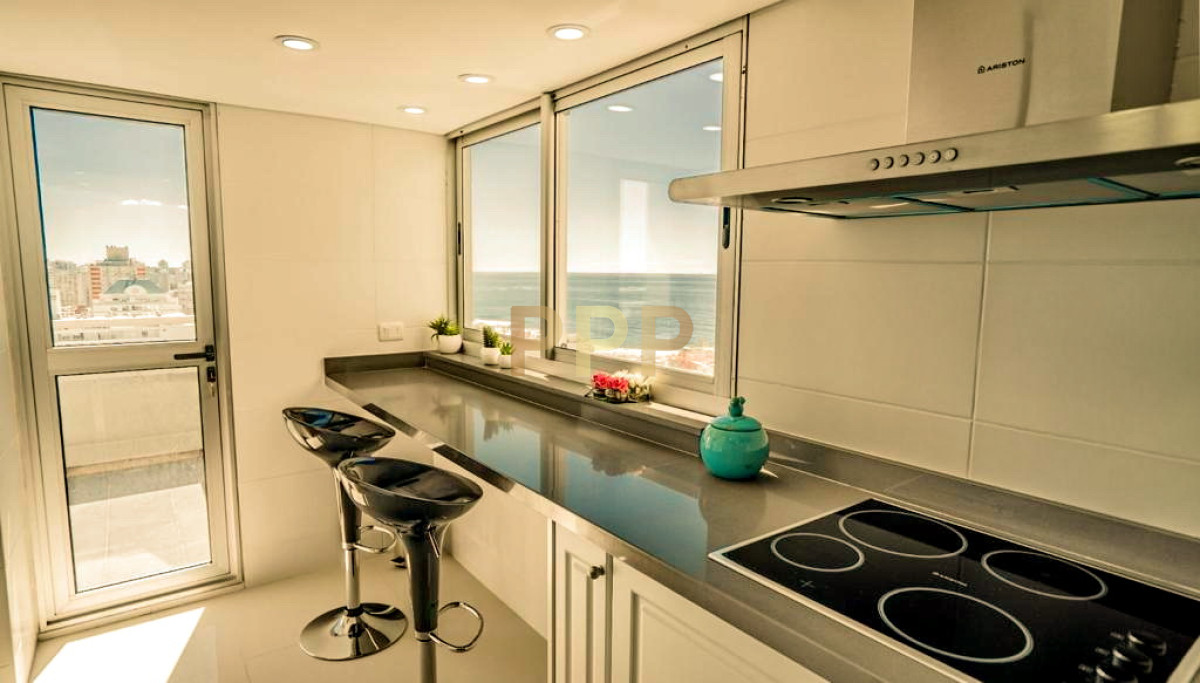 Apartamento ID.670 - Espectacular piso alto con vista franca al puerto de Punta del Este