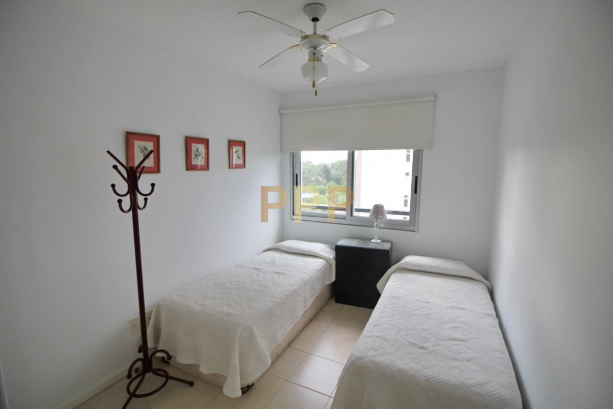 Apartamento ID.600 - En venta... Apartamento 3 dormitorios en Av. Roosevelt, Punta del Este