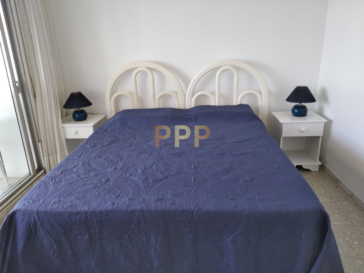 Apartamento ID.1354 - Alquile ya!!! Apartamento en el corazón de la Península, Punta del Este.