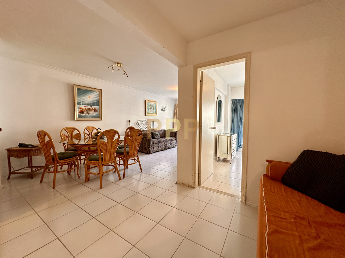 Apartamento ID.125 - En alquiler , muy lindo apto en edificio con servicios, muy cerca del mar.