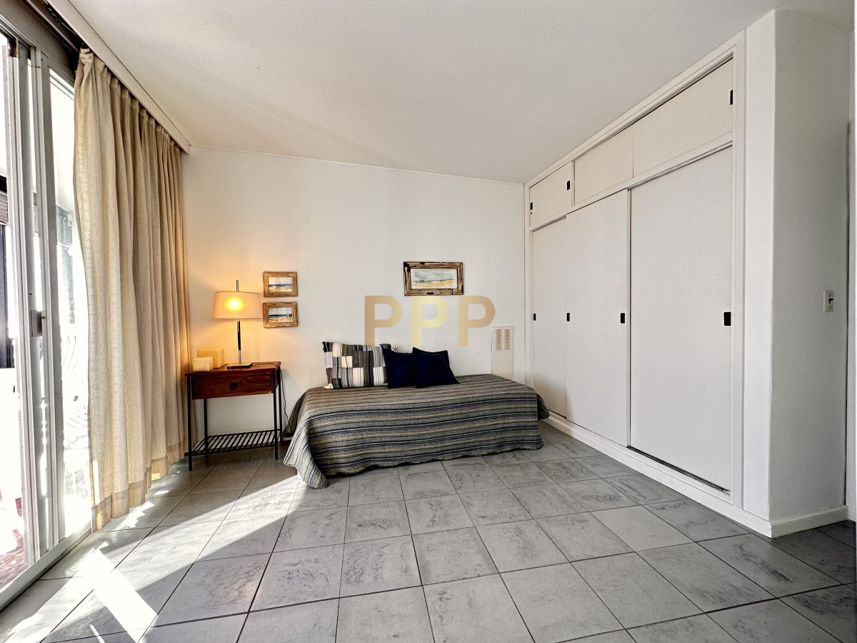 Apartamento ID.88 - Piso alto en venta, con inmejorable vistas al mar y puerto de Punta del Este
