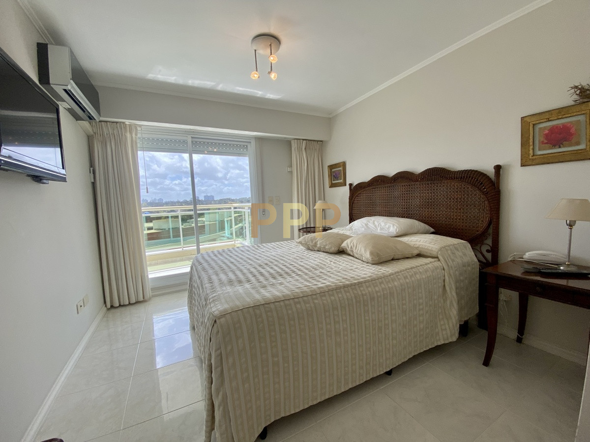 Apartamento ID.51 - Apartamento en Alquiler sobre playa mansa- Punta del Este 