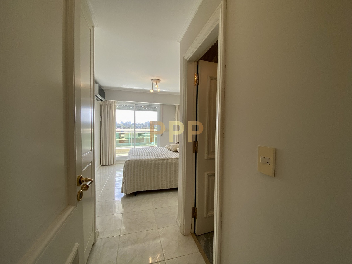 Apartamento ID.51 - Apartamento en Alquiler sobre playa mansa- Punta del Este 