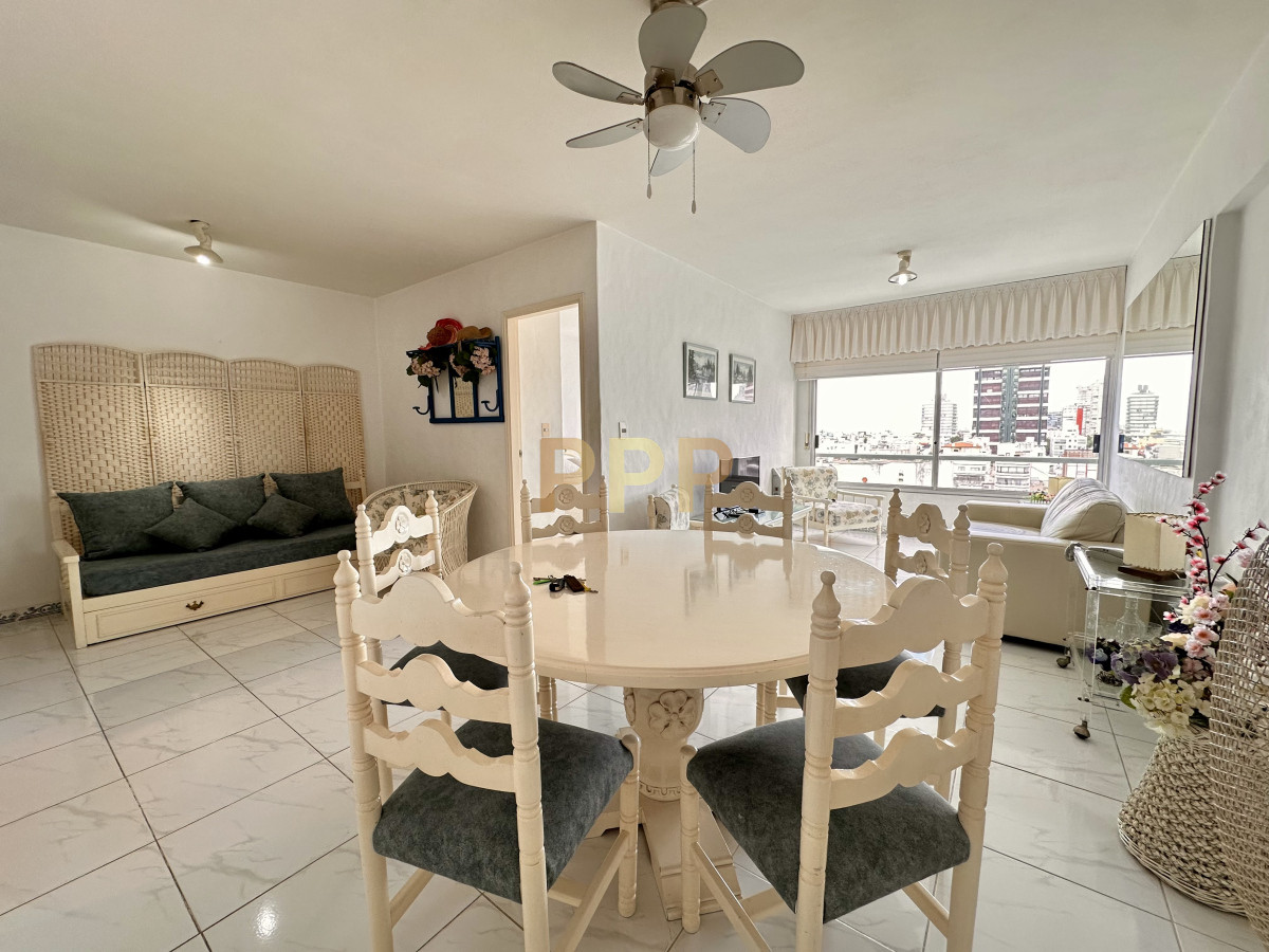 Apartamento ID.4199 - En Venta, a 100 metros del mar, Península Punta del Este