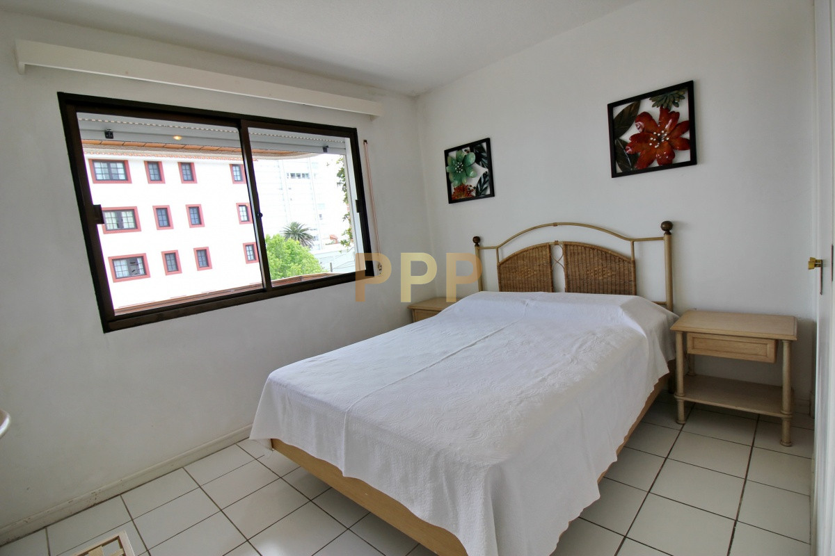 Apartamento ID.15 - Apartamento de 2 dormitorios con piscina en venta y alquiler en Peninsula, Punta del Este.