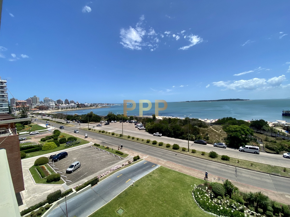 Apartamento ID.3744 - En venta y alquiler primera línea con excelentes vistas!!!