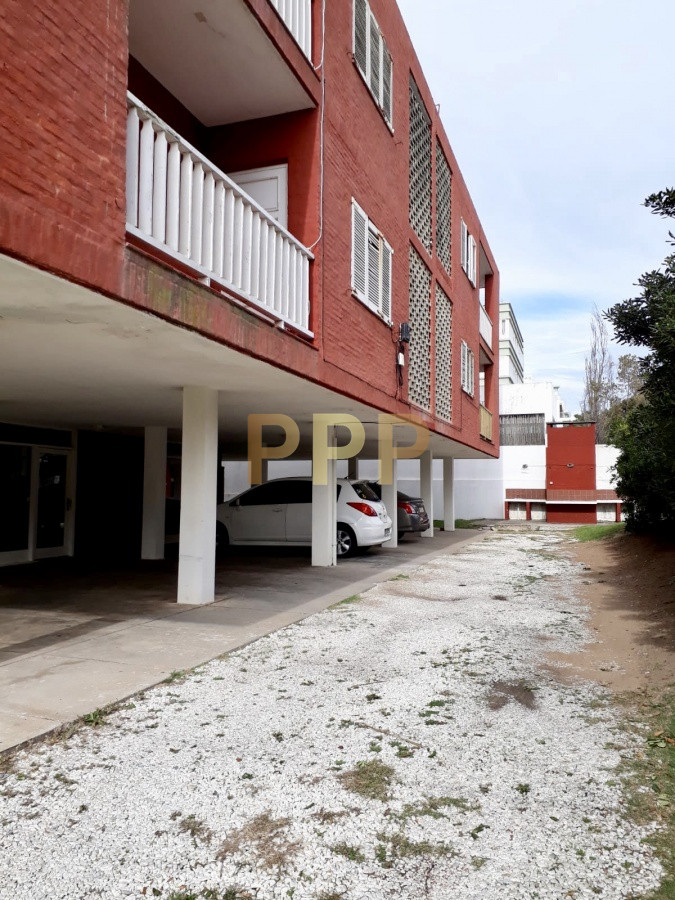 Apartamento ID.1405 - En alquiler con vista al mar, totalmente reciclado