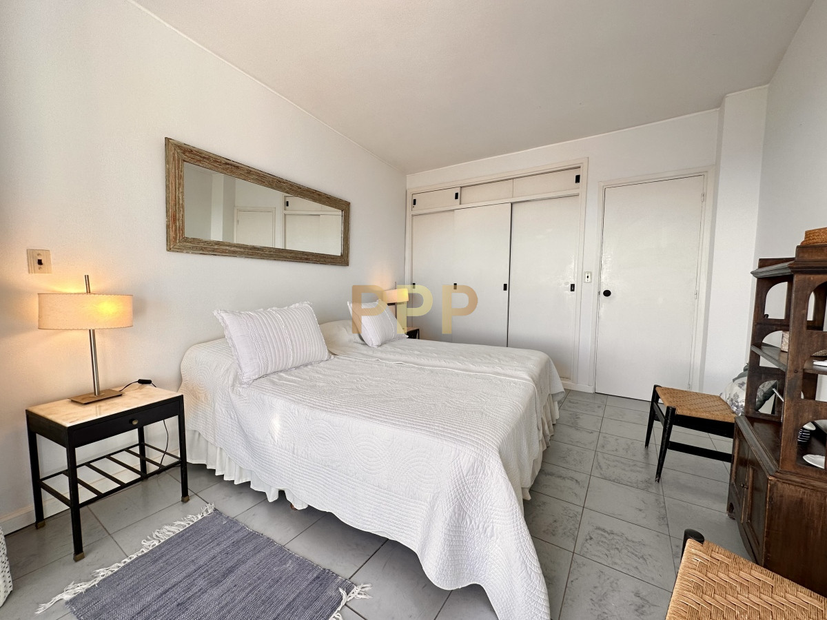 Apartamento ID.88 - Piso alto en venta, con inmejorable vistas al mar y puerto de Punta del Este