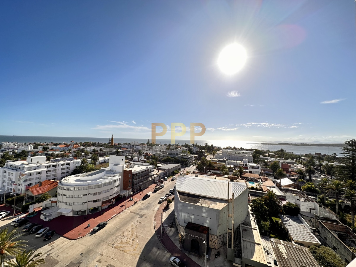 Apartamento ID.88 - Piso alto en venta, con inmejorable vistas al mar y puerto de Punta del Este