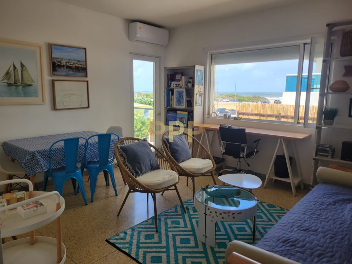 Apartamento ID.1405 - En alquiler con vista al mar, totalmente reciclado