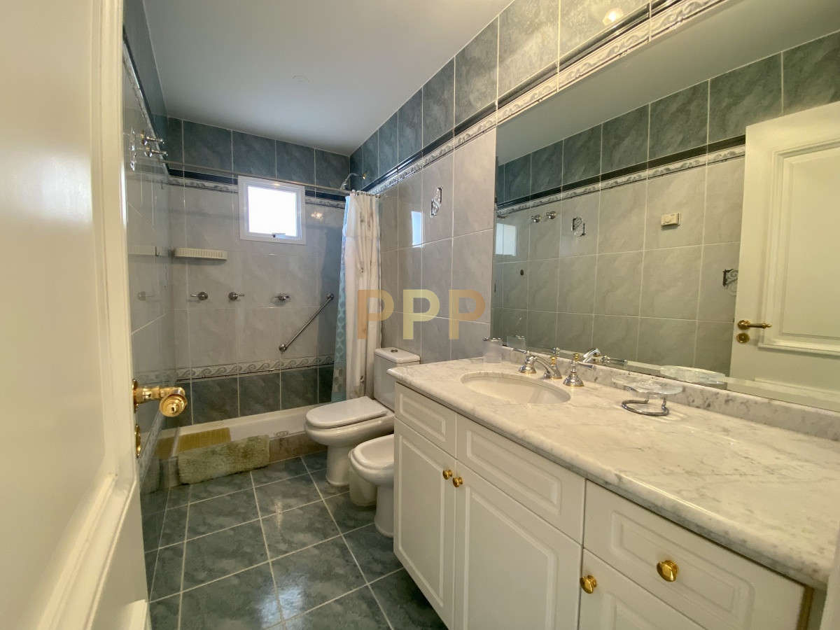 Apartamento ID.51 - Apartamento en Alquiler sobre playa mansa- Punta del Este 