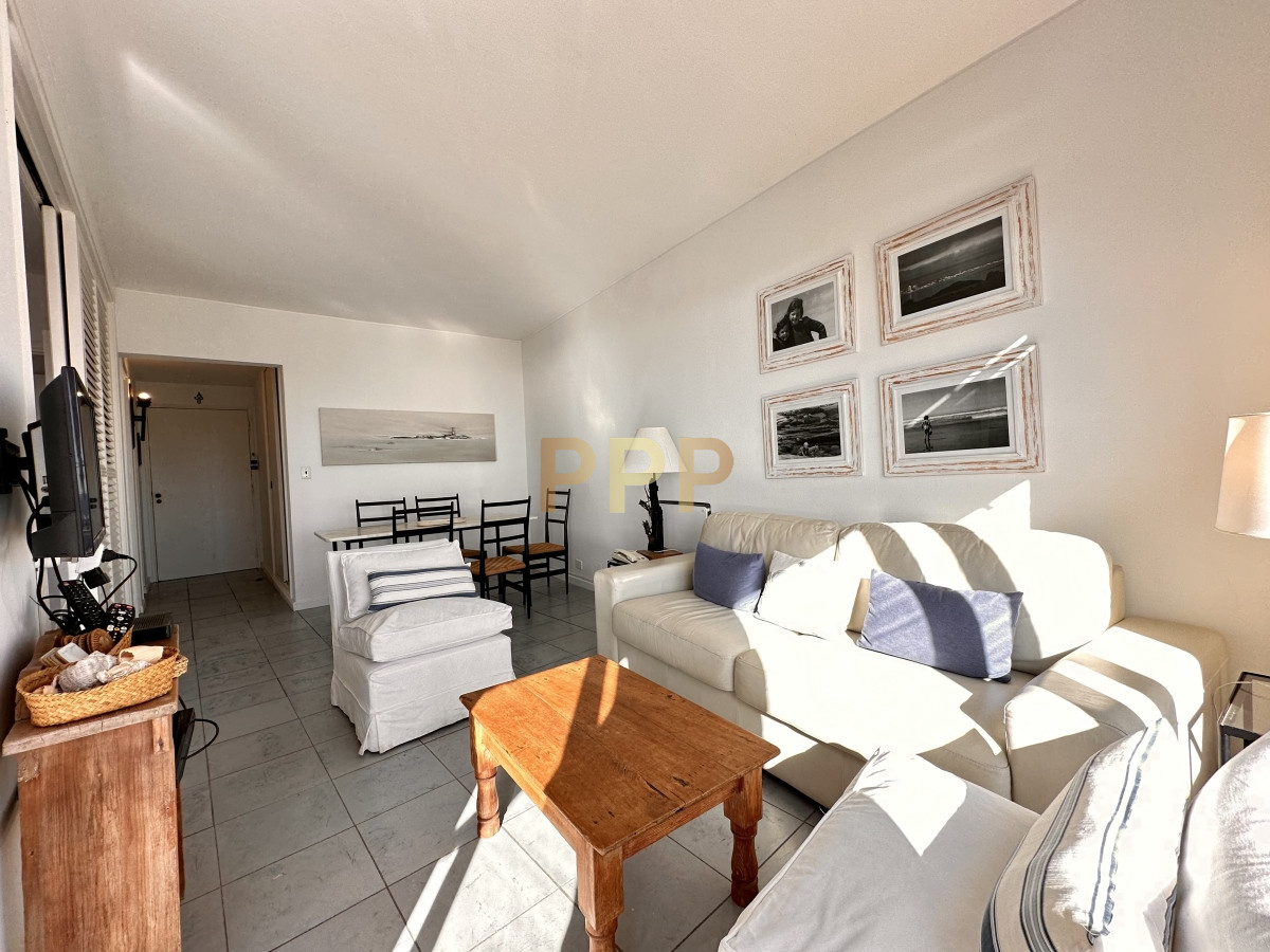 Apartamento ID.88 - Piso alto en venta, con inmejorable vistas al mar y puerto de Punta del Este