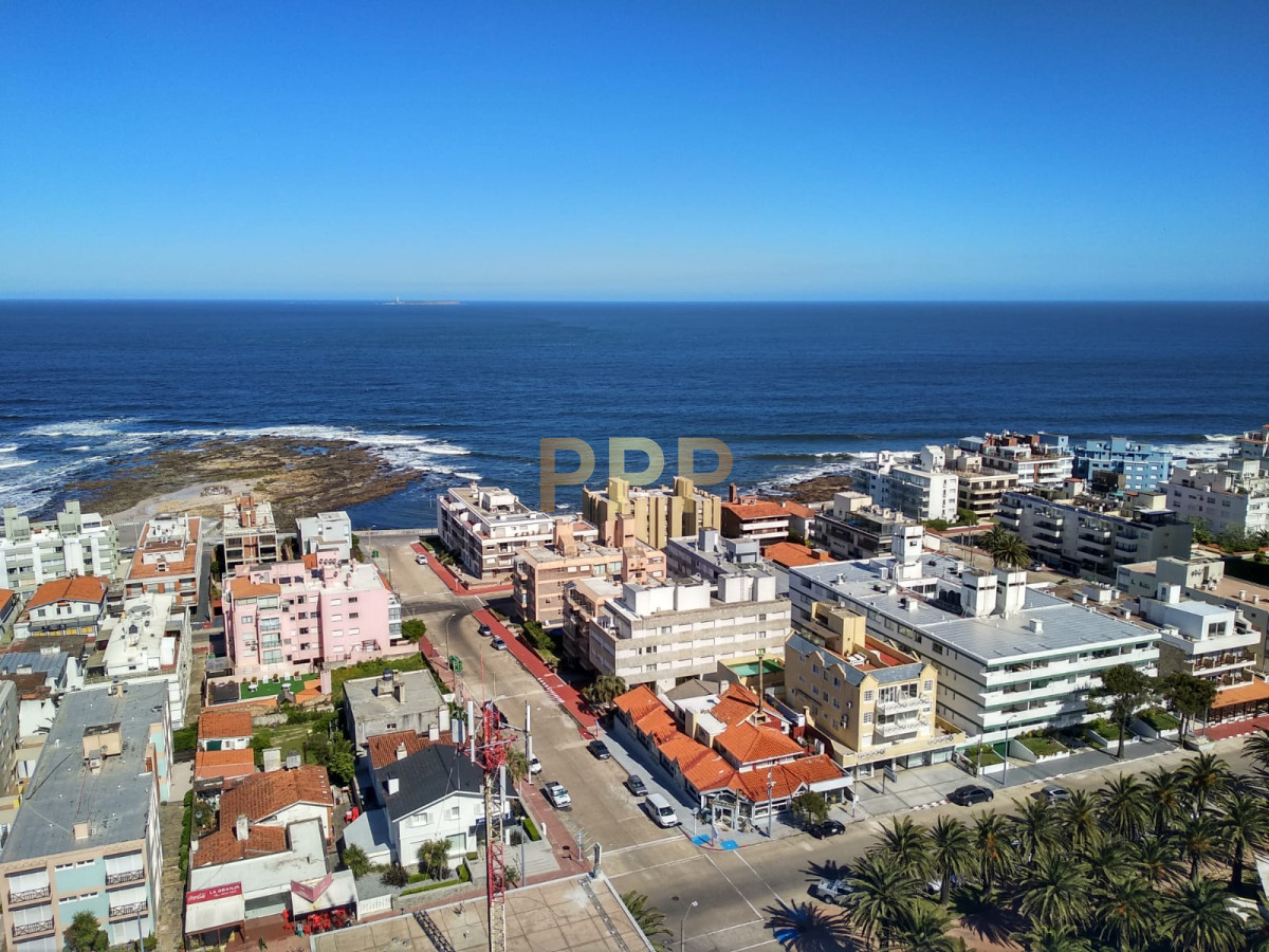 Apartamento ID.1354 - Alquile ya!!! Apartamento en el corazón de la Península, Punta del Este.