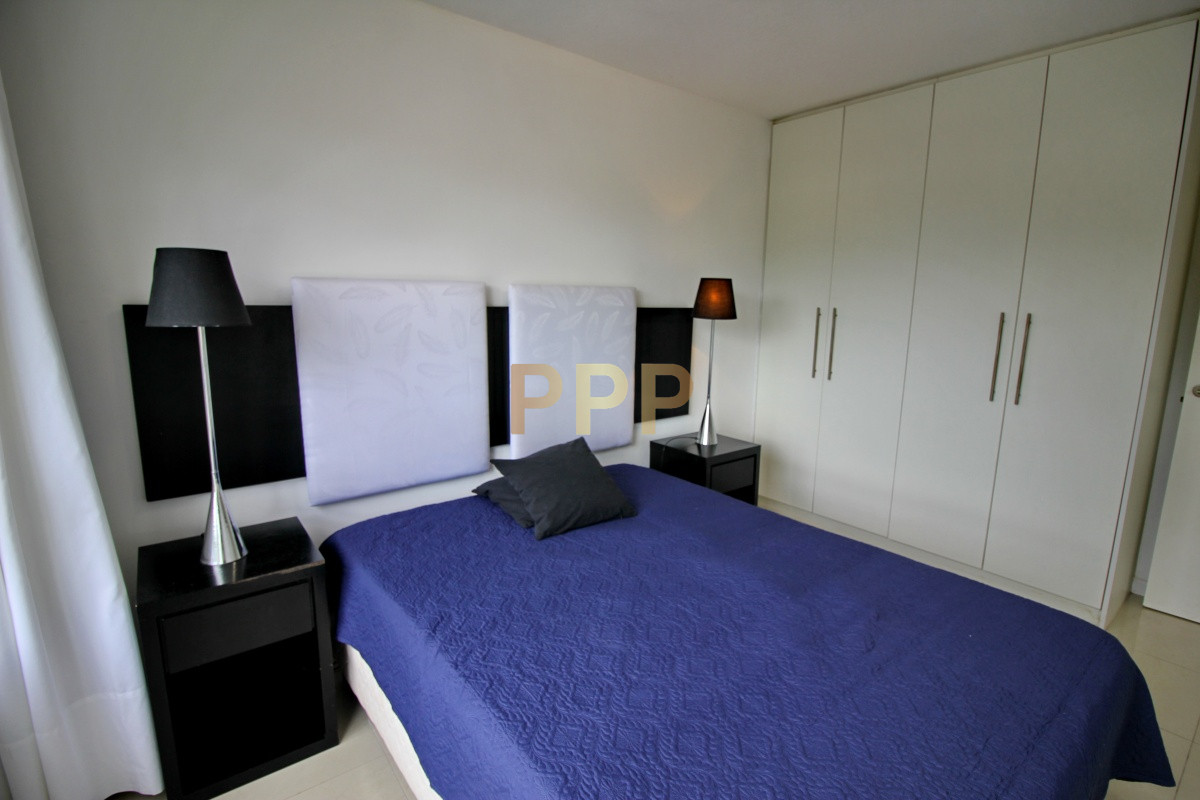 Apartamento ID.2424 - Apartamento en alquiler en Punta del Este, excelente ubicación , torre con muy buenos servicios.