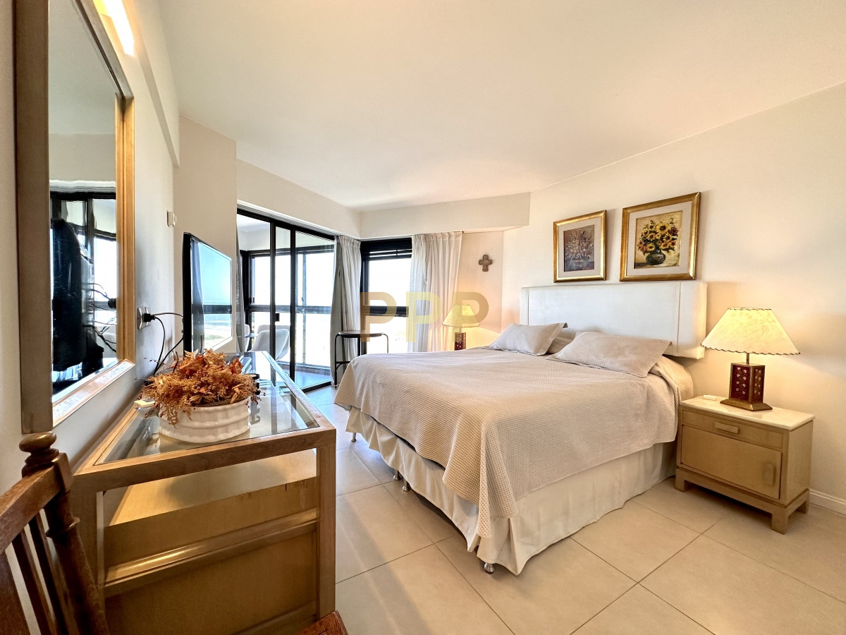 Apartamento ID.3943 - En venta y alquiler, primera línea, totalmente reciclado!!!