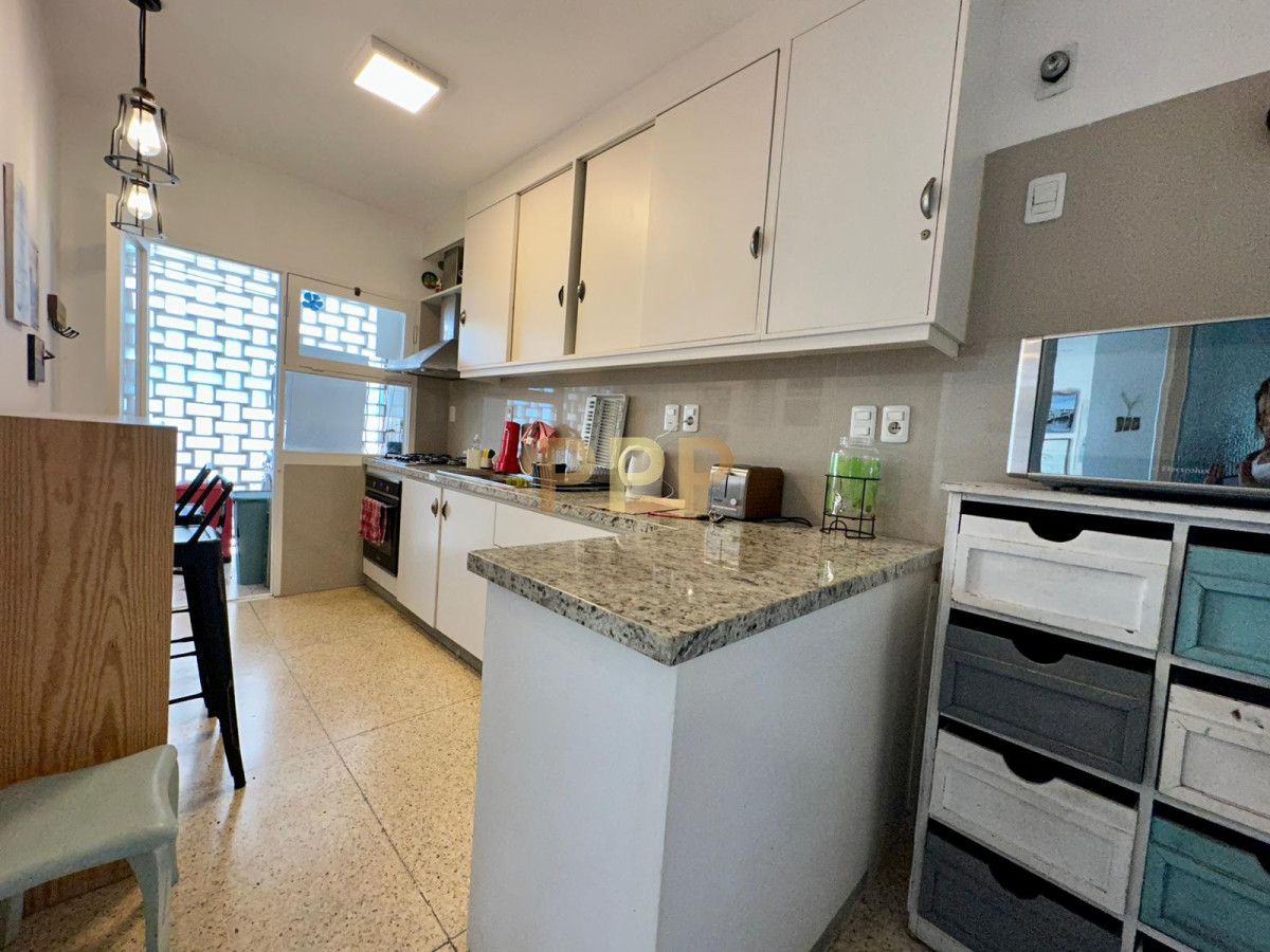 Apartamento ID.1405 - En alquiler con vista al mar, totalmente reciclado