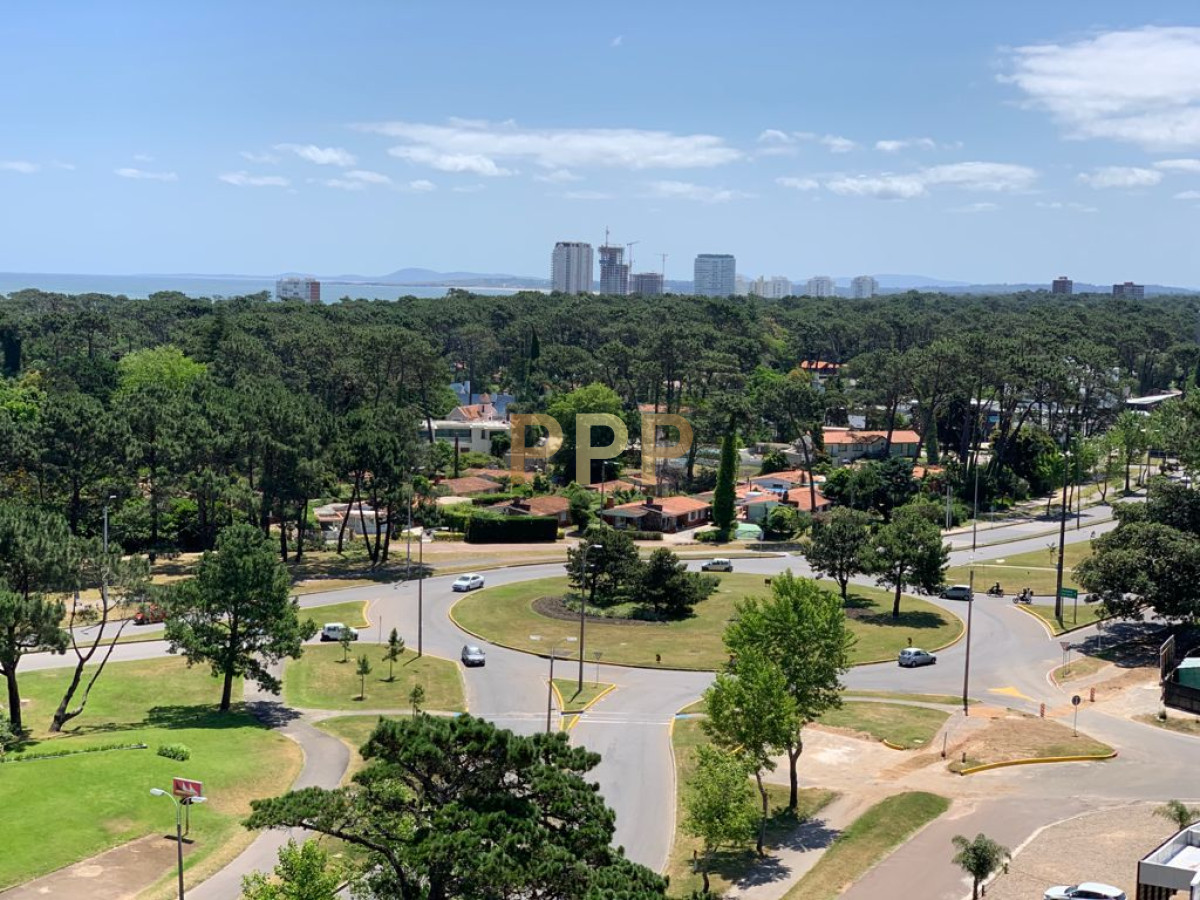 Apartamento ID.3678 - En venta, excelente oportunidad , piso alto en torre de categoría.