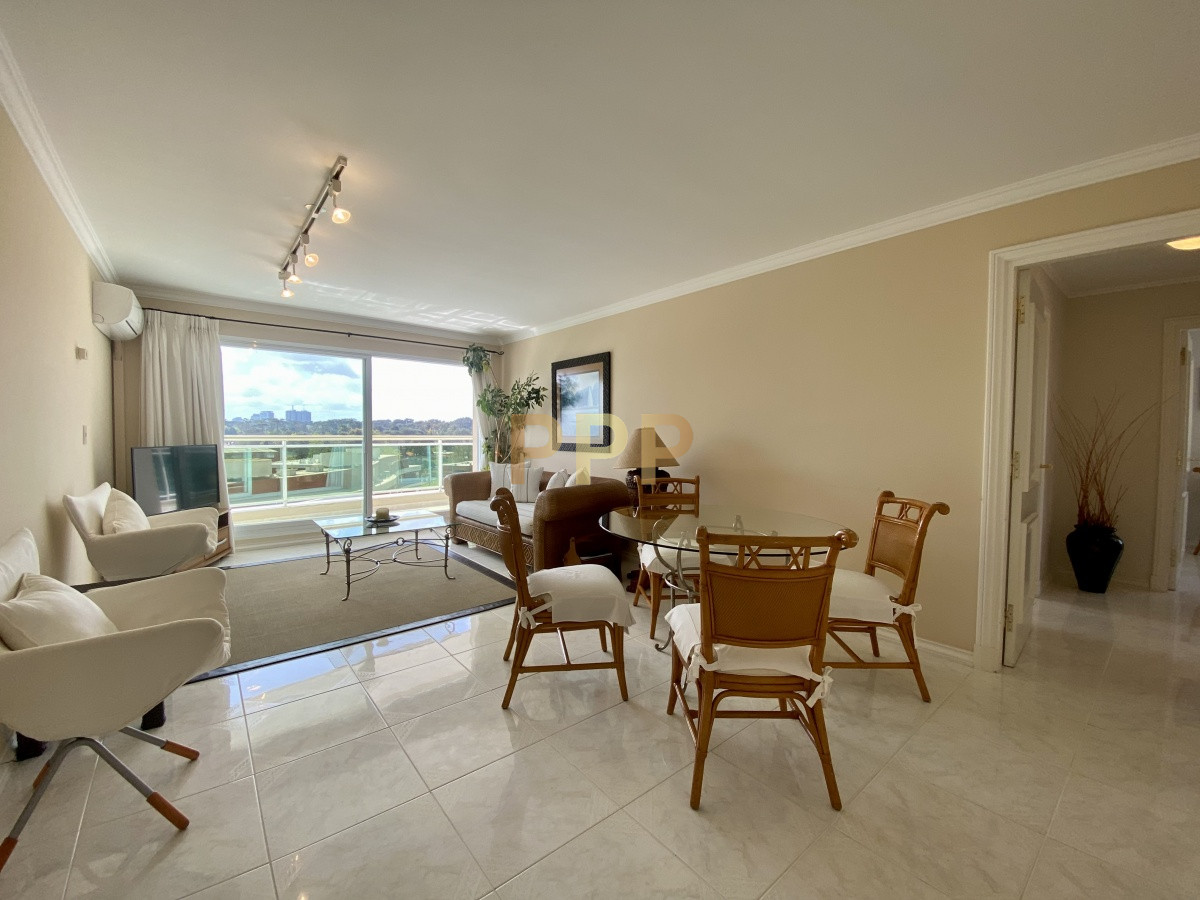 Apartamento ID.51 - Apartamento en Alquiler sobre playa mansa- Punta del Este 