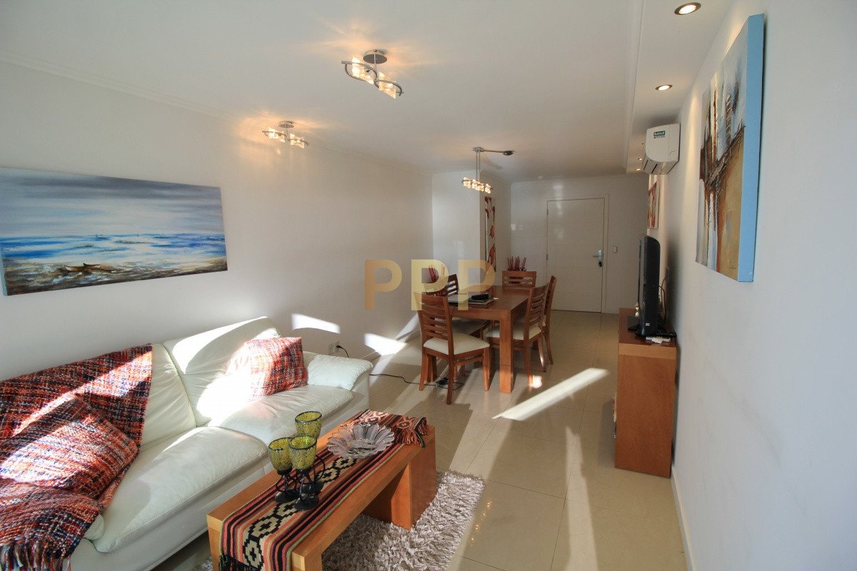 Apartamento ID.1057 - Apartamento con servicios en venta  en Punta del Este, zona Conrad.