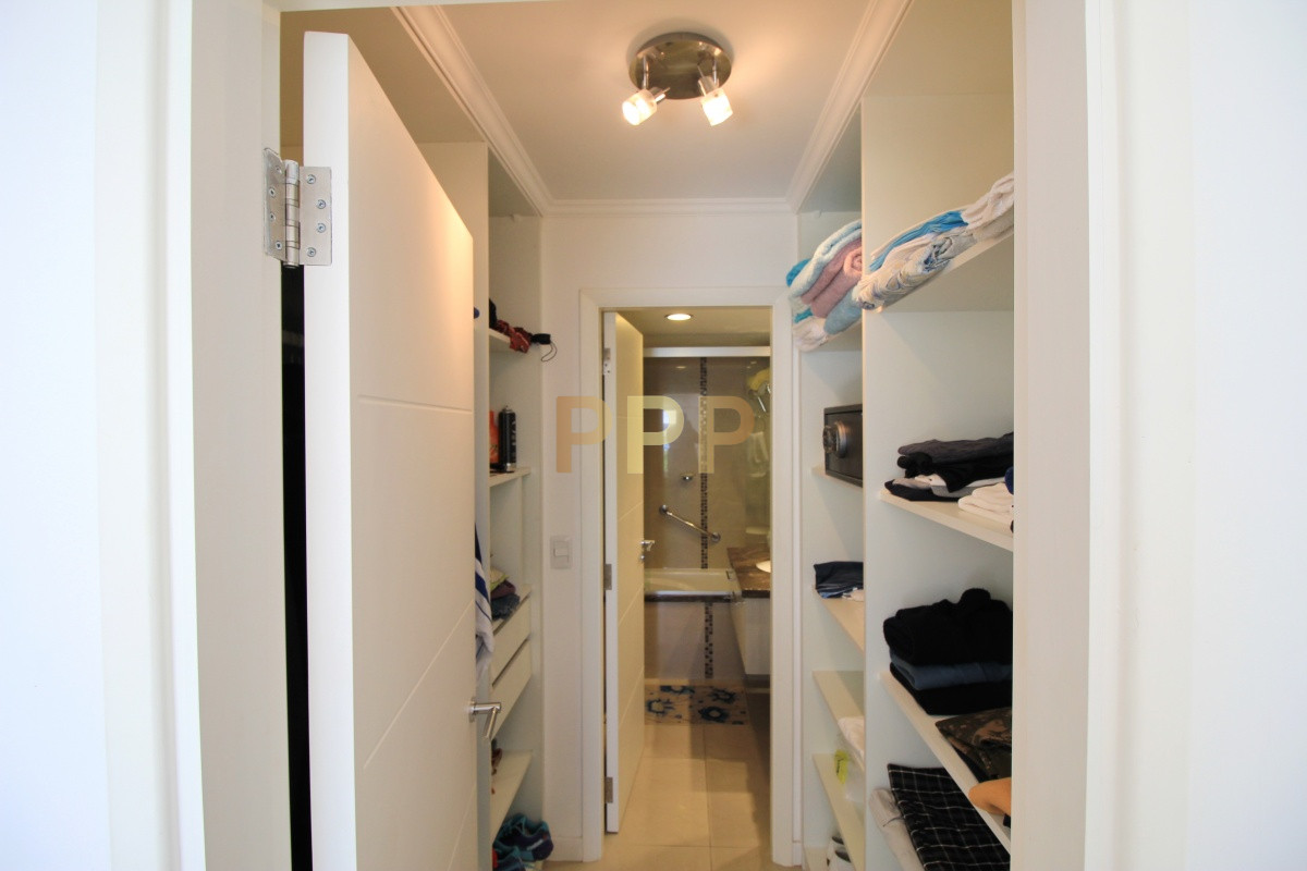 Apartamento ID.1057 - Apartamento con servicios en venta  en Punta del Este, zona Conrad.