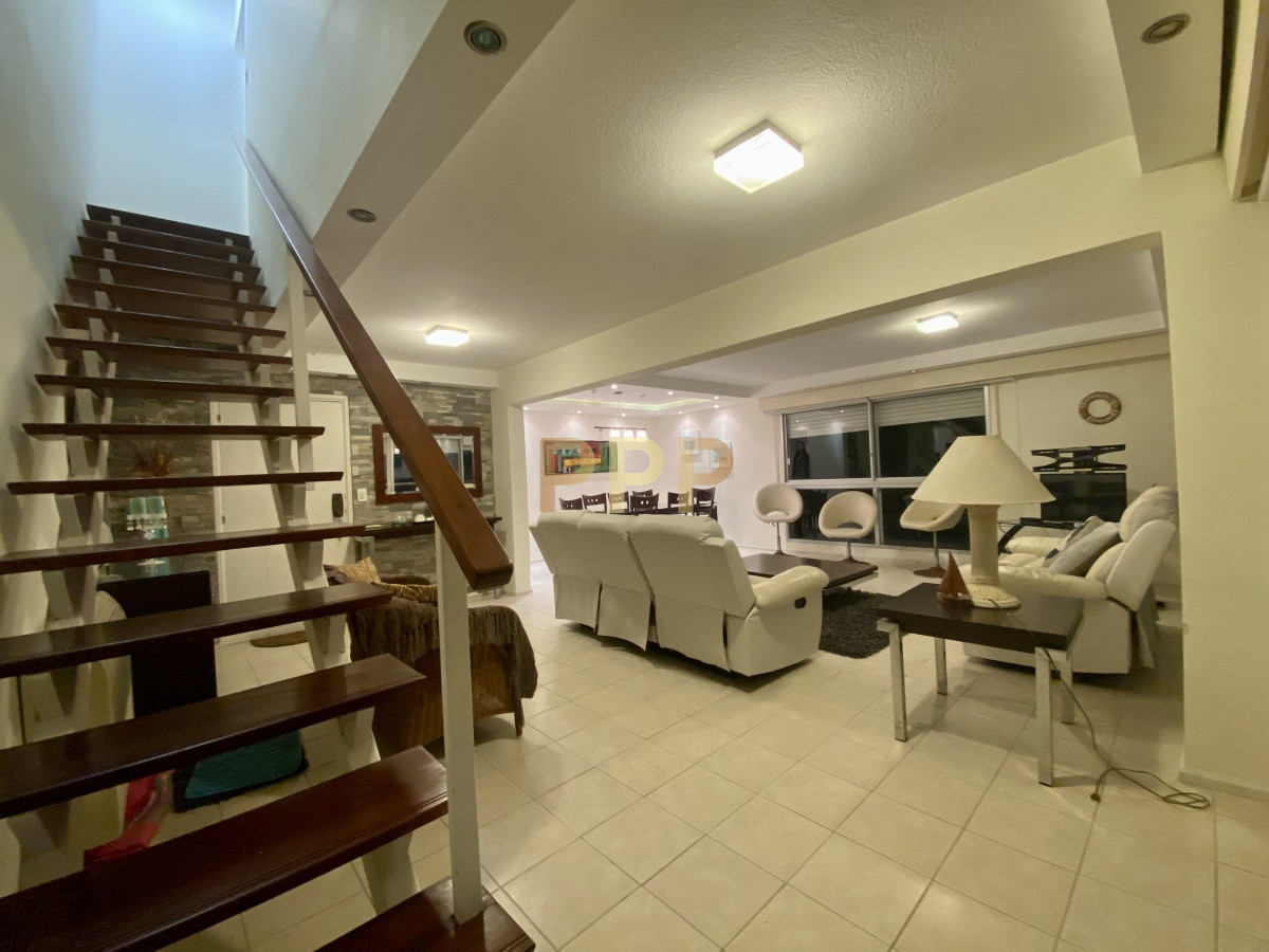 Apartamento ID.3719 - En venta y alquiler, a pasitos del Puerto de Punta del Este