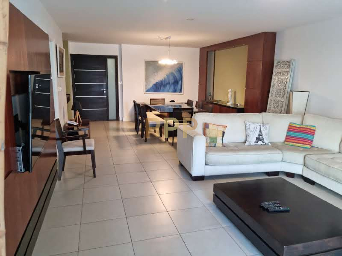 Apartamento ID.4 - En alquiler.. a pasitos del mar, torre con servicios.. Consulte!!!