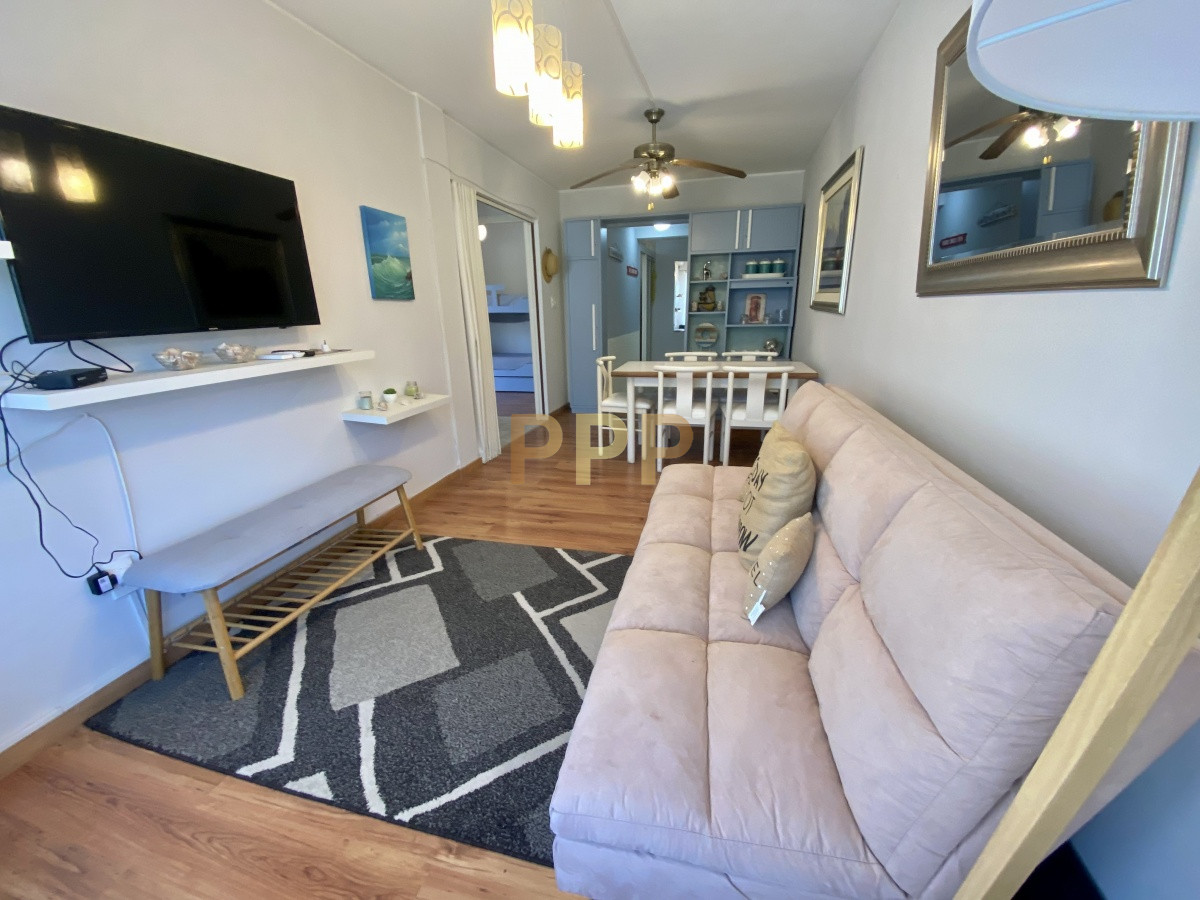 Apartamento ID.775 - Alquilo apartamento 2 dormitorios con parrillero propio en Península, Punta del Este